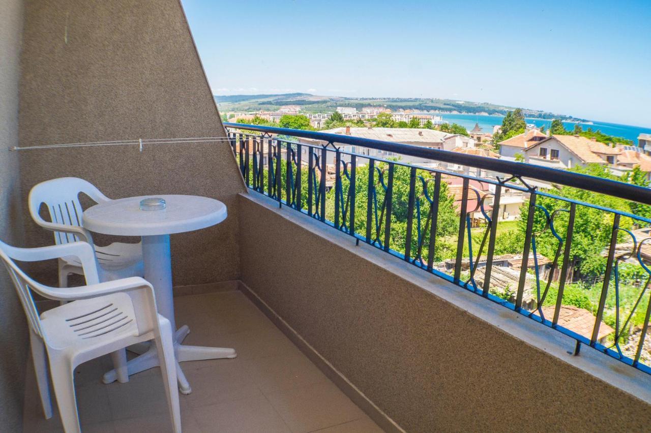 Chrystal Guest House Obzor Exterior foto