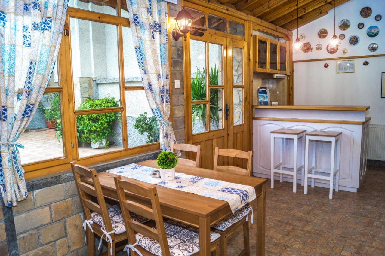 Chrystal Guest House Obzor Exterior foto